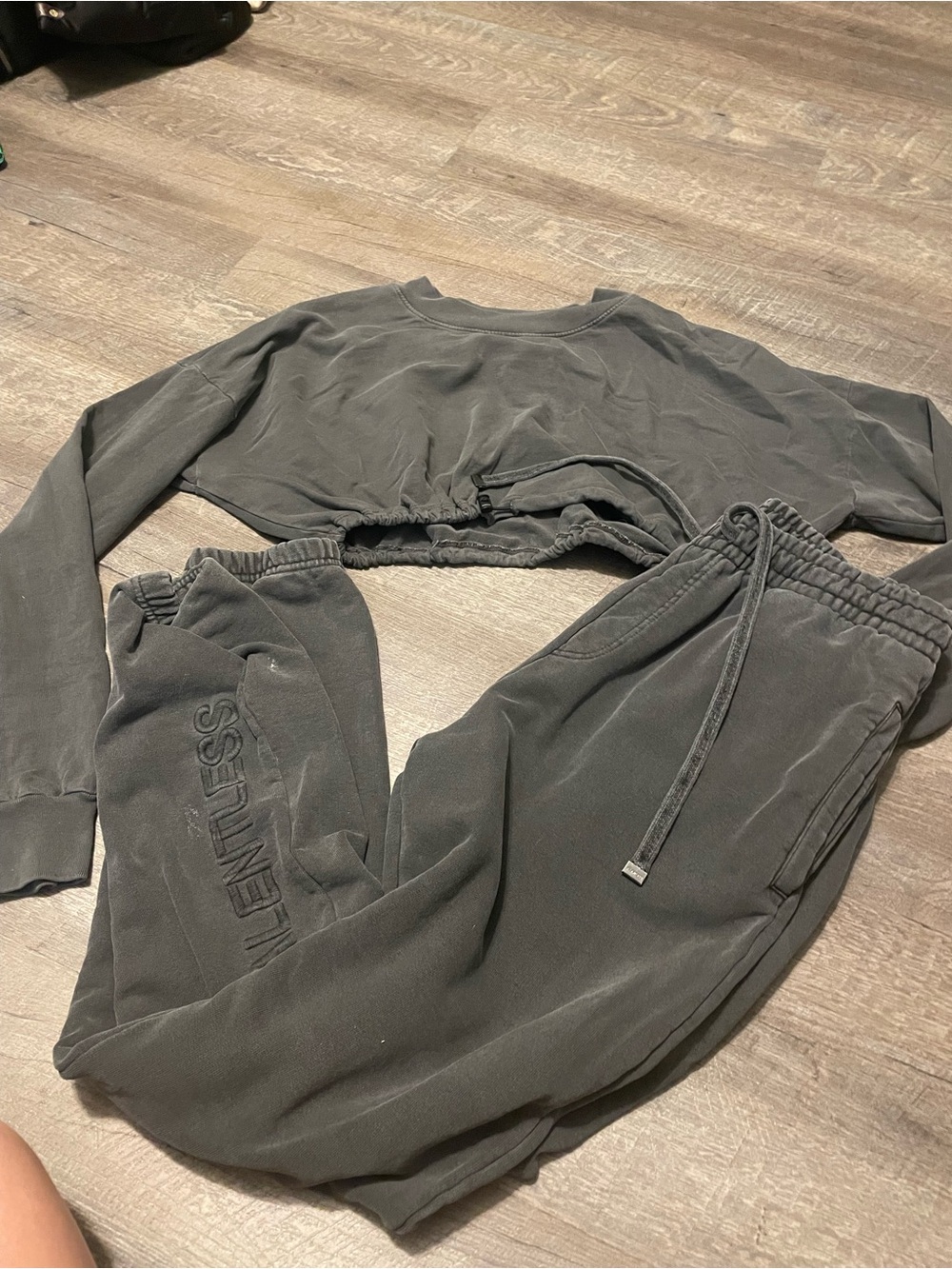 TALENTLESS Charcoal Gray Set